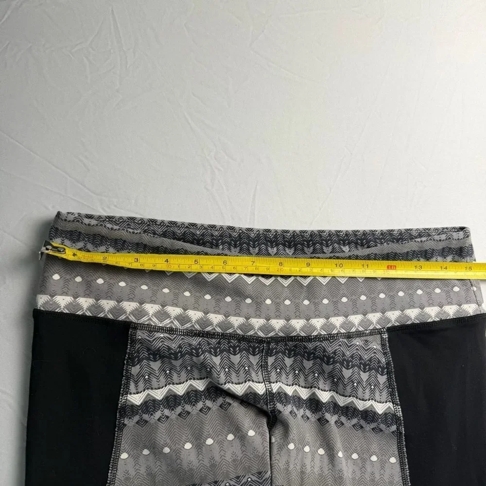 Alo Yoga full length low waisted black gray Print Leggings medium